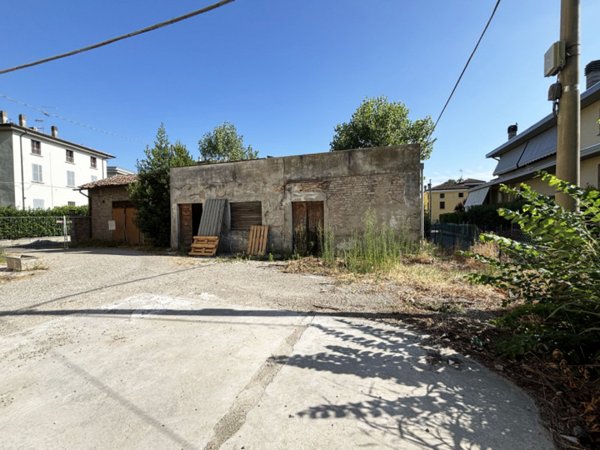 casa indipendente in vendita a Parma in zona Botteghino