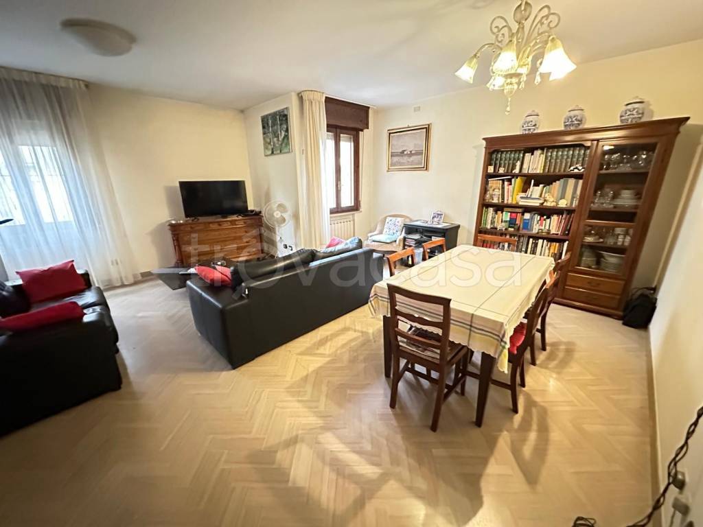 casa indipendente in vendita a Parma