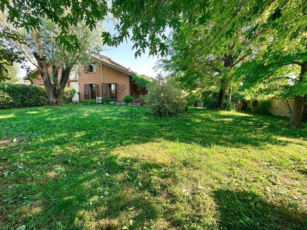 casa indipendente in vendita a Parma
