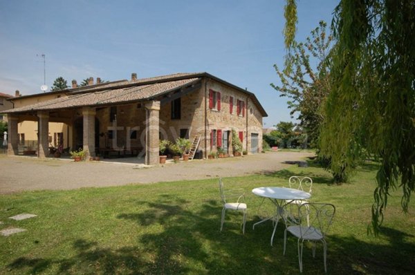 casa indipendente in vendita a Parma in zona Vigatto