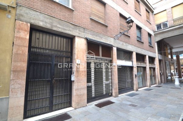 locale commerciale in vendita a Parma