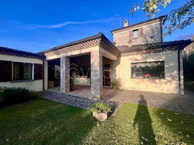casa indipendente in vendita a Parma in zona Botteghino