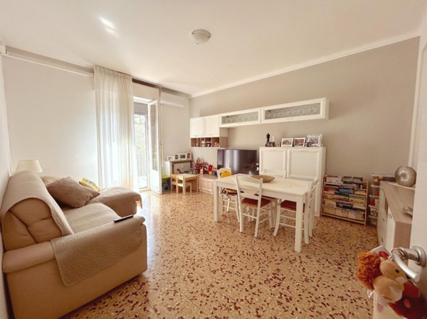 appartamento in vendita a Parma in zona Crocetta