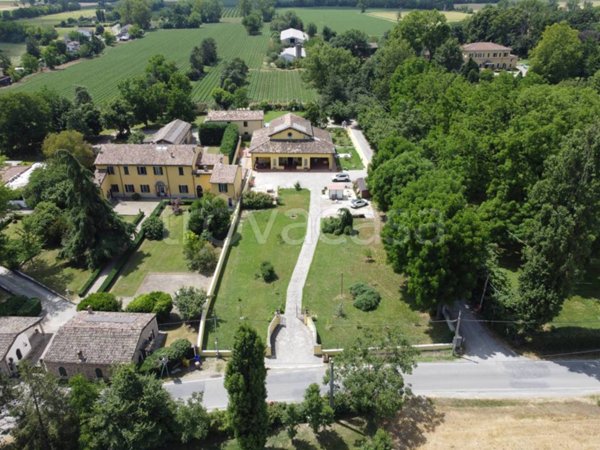 casa indipendente in vendita a Parma in zona Pilastrello