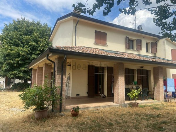 casa indipendente in vendita a Parma in zona Corcagnano