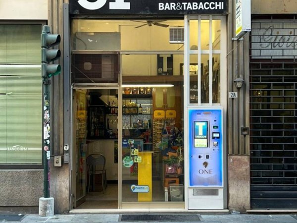 negozio in vendita a Parma in zona Centro Storico