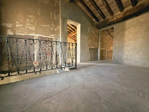 casa indipendente in vendita a Parma in zona Centro Storico