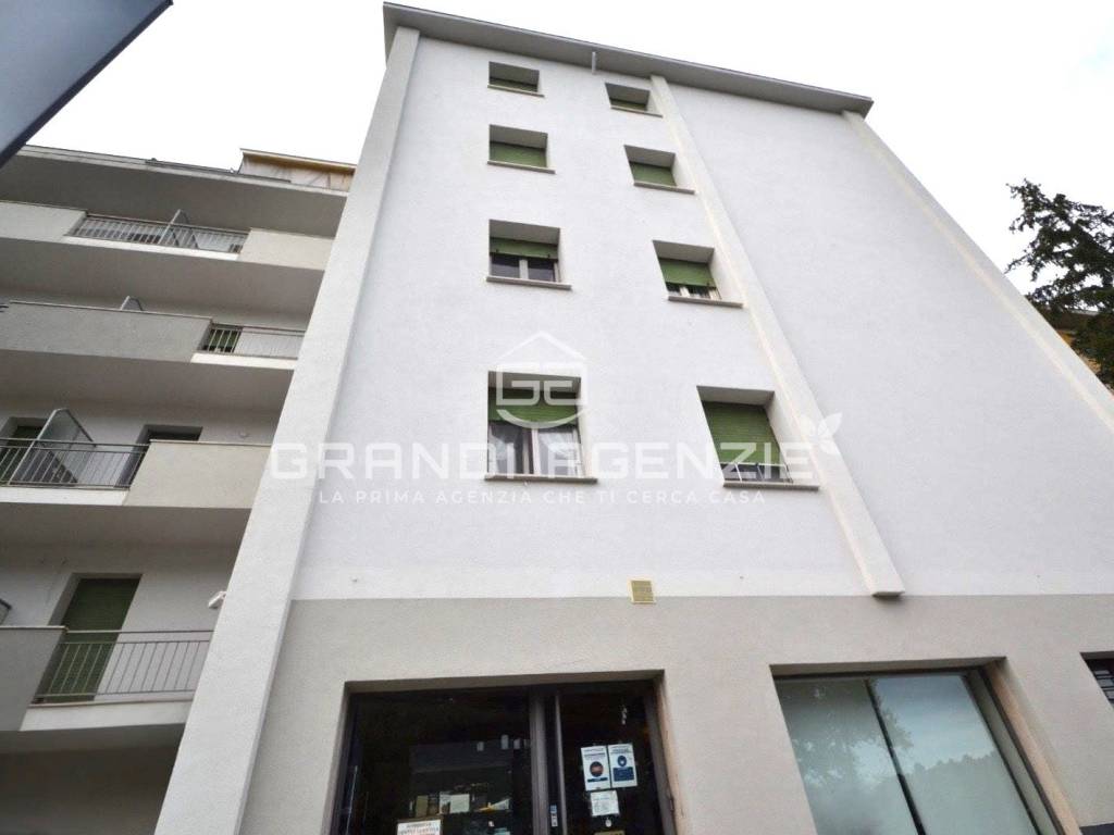 negozio in vendita a Parma in zona Cittadella