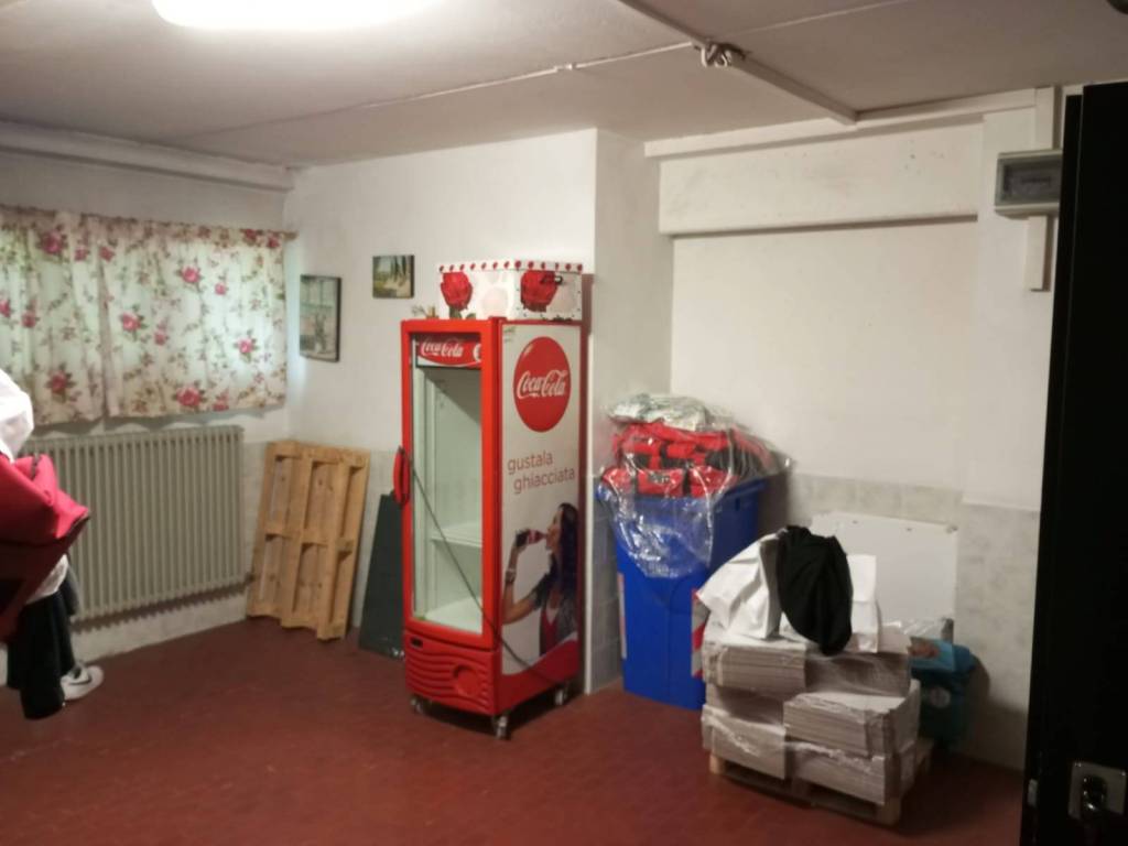 negozio in vendita a Parma in zona Cittadella