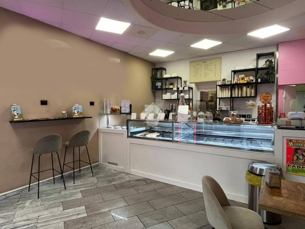 negozio in vendita a Parma in zona Centro Storico