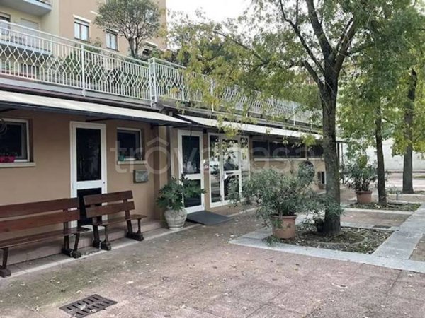 negozio in vendita a Parma in zona San Lazzaro
