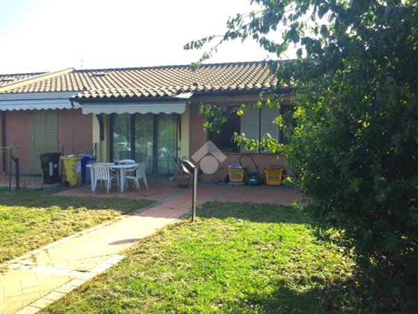 casa indipendente in vendita a Parma in zona Vicofertile