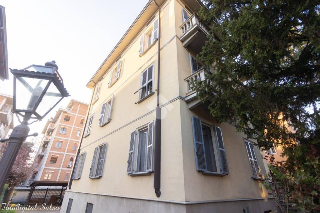 appartamento in vendita a Parma in zona Cittadella