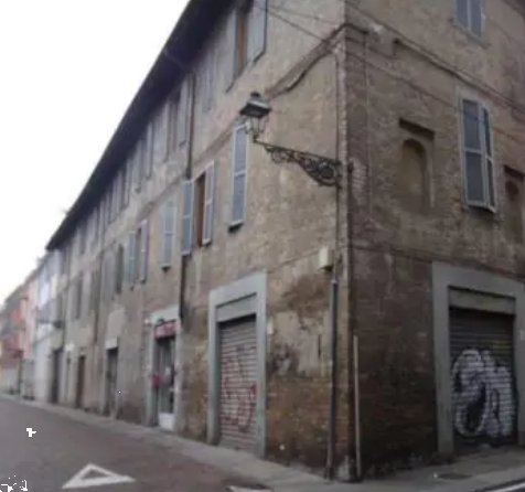 negozio in vendita a Parma in zona Centro Storico