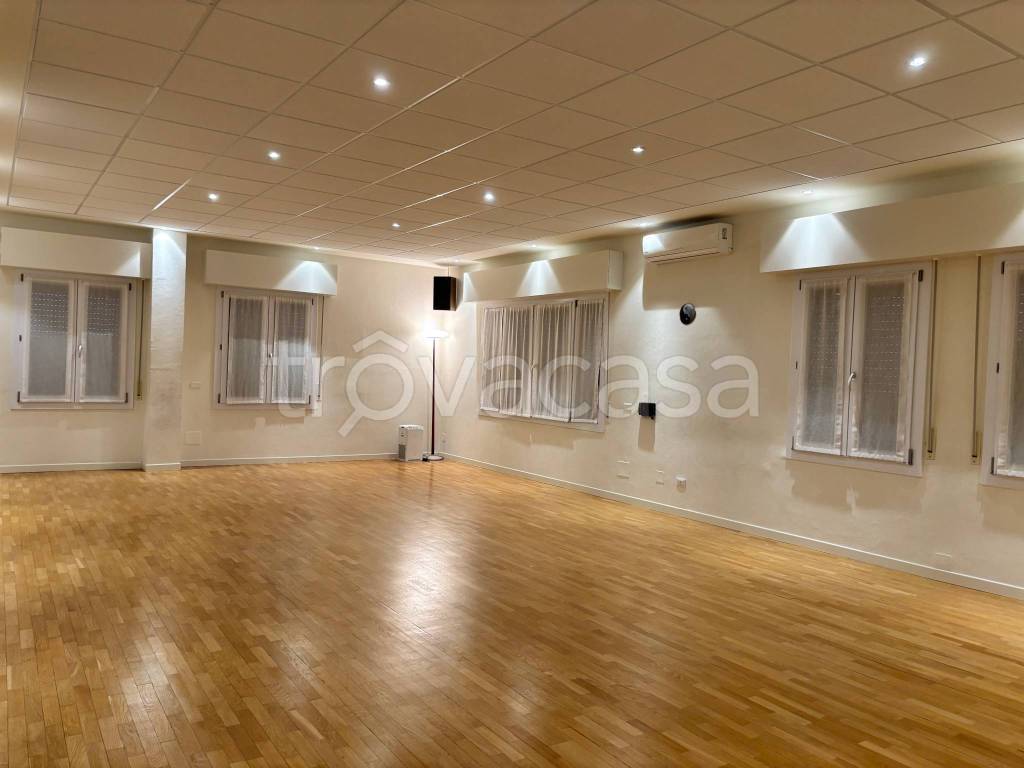 negozio in vendita a Parma