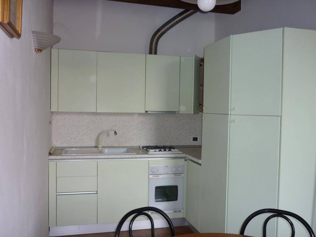 appartamento in vendita a Parma in zona Centro Storico