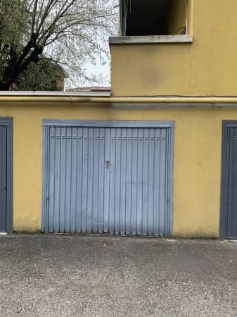negozio in vendita a Parma in zona Molinetto