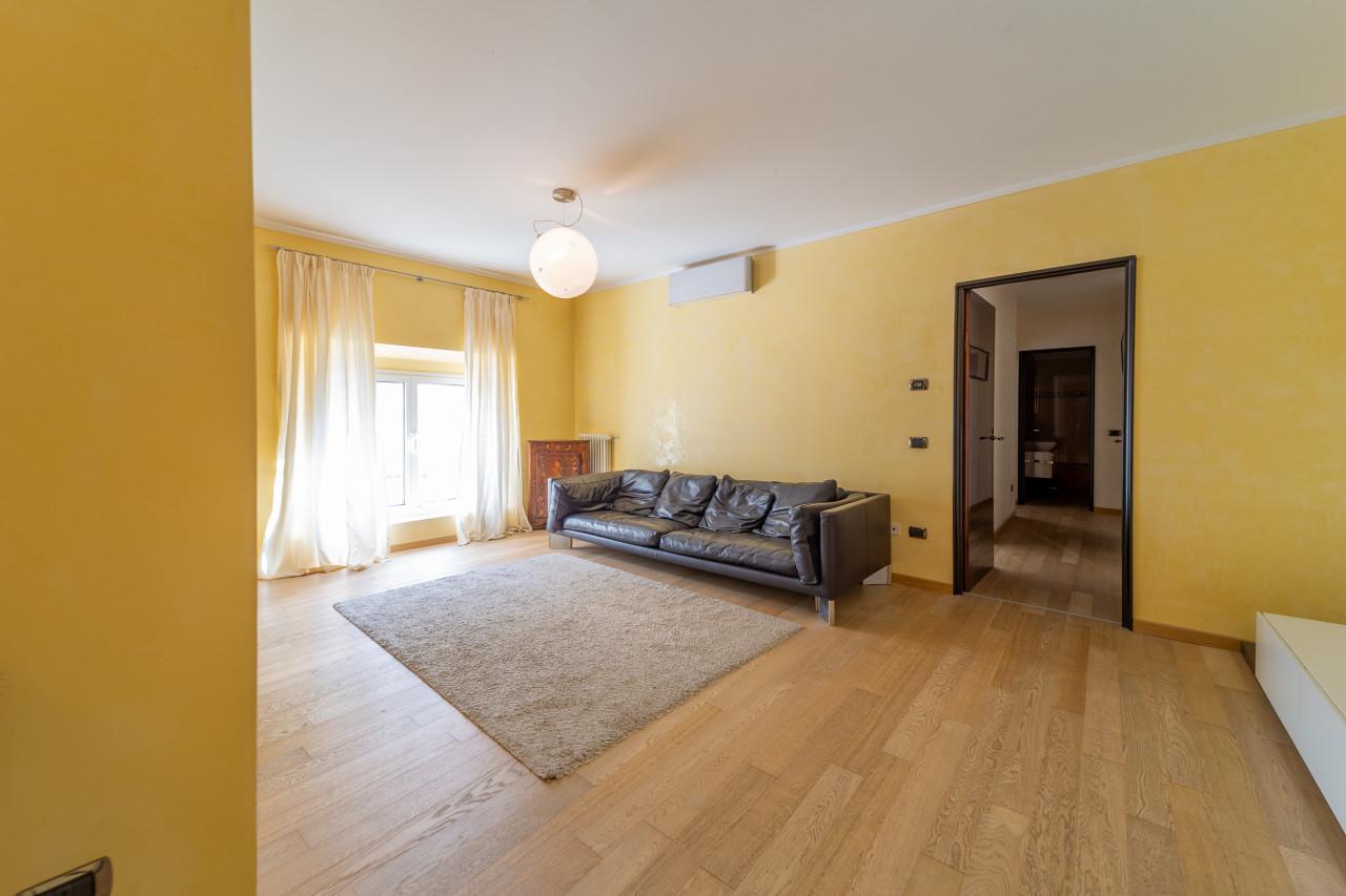 appartamento in vendita a Parma in zona Centro Storico