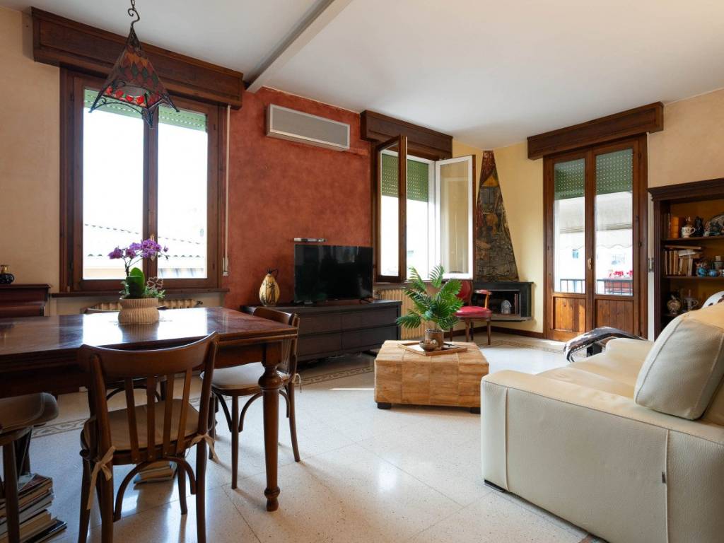 appartamento in vendita a Parma in zona Oltretorrente