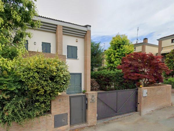 casa indipendente in vendita a Parma in zona Vicofertile