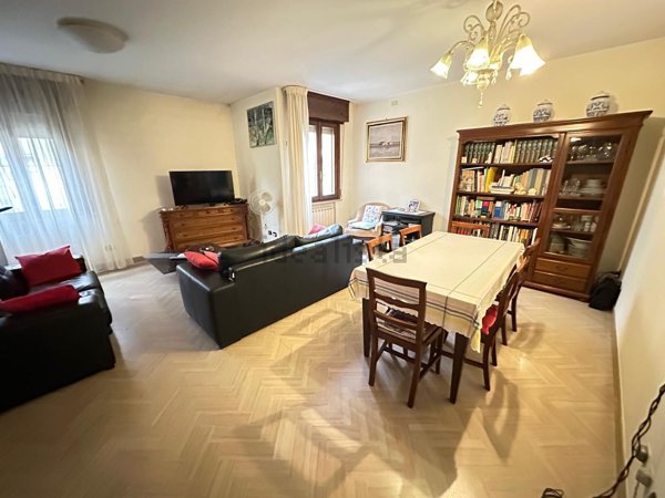 casa indipendente in vendita a Parma