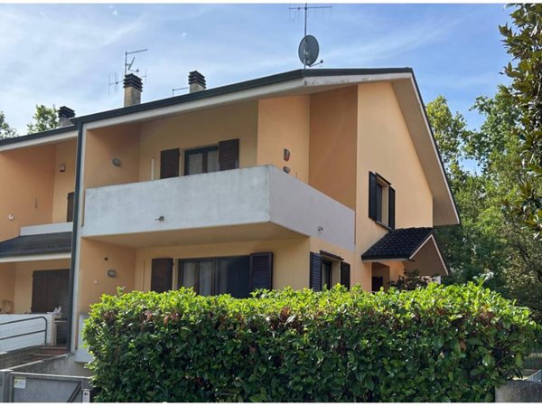 casa indipendente in vendita a Parma in zona Carignano