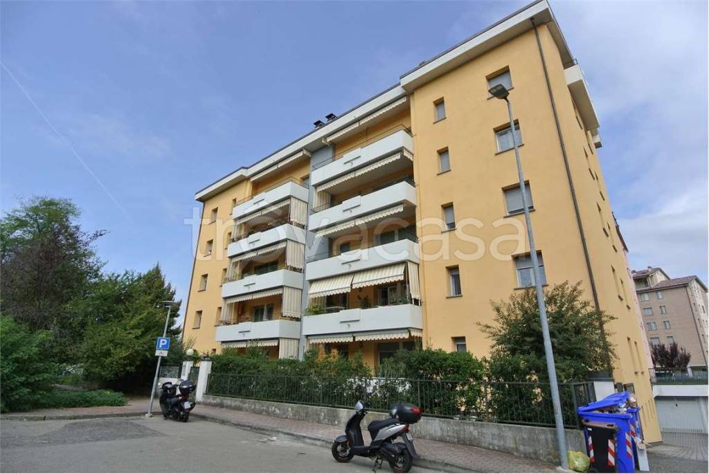 appartamento in vendita a Parma in zona Montanara
