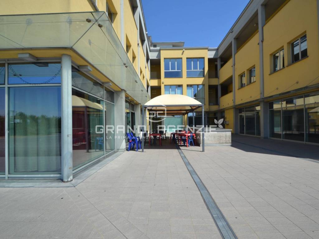 negozio in vendita a Parma in zona San Martino / Paradigna