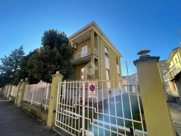 appartamento in vendita a Parma in zona Montanara