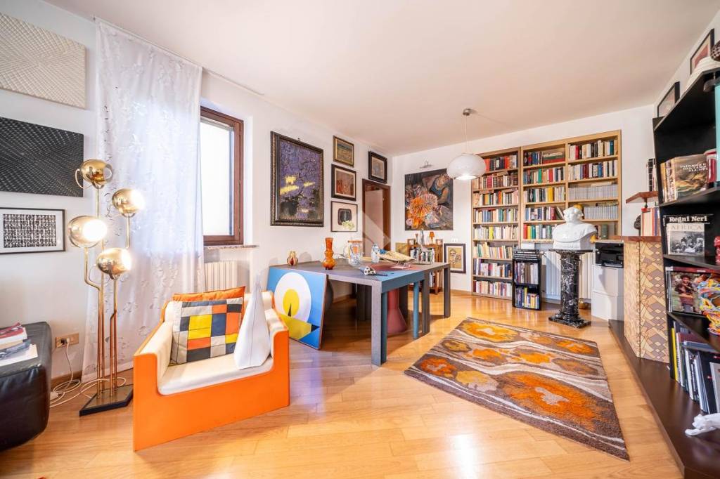 appartamento in vendita a Parma in zona Pilastrello