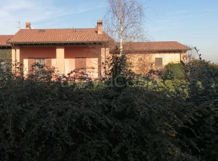 casa indipendente in vendita a Parma