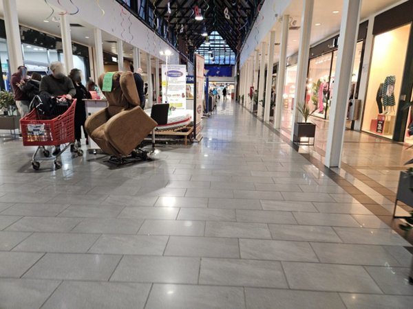 negozio in vendita a Parma in zona San Leonardo