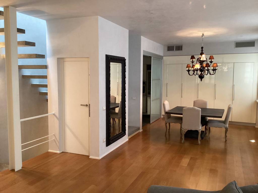 casa indipendente in vendita a Parma in zona Centro Storico