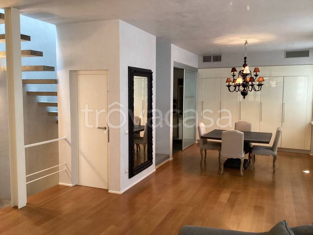 casa indipendente in vendita a Parma in zona Centro Storico