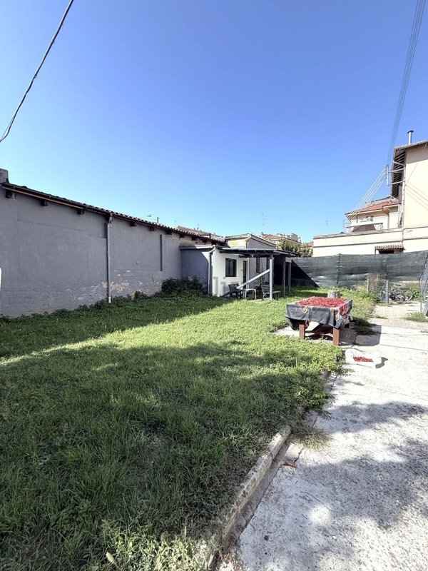 casa indipendente in vendita a Parma in zona San Leonardo