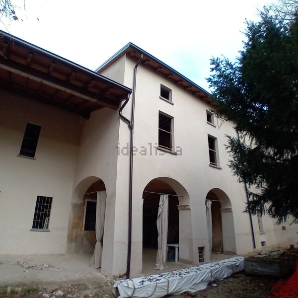 casa indipendente in vendita a Parma in zona Corcagnano