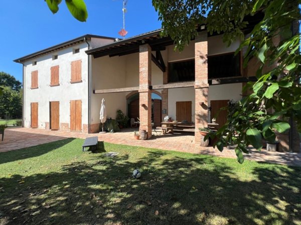 casa indipendente in vendita a Parma in zona Botteghino
