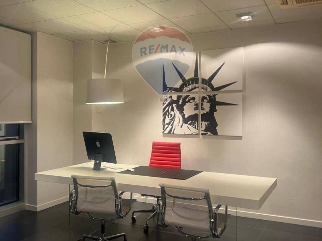 ufficio in vendita a Parma in zona San Lazzaro