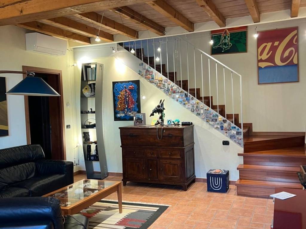 casa indipendente in vendita a Parma in zona Vicofertile
