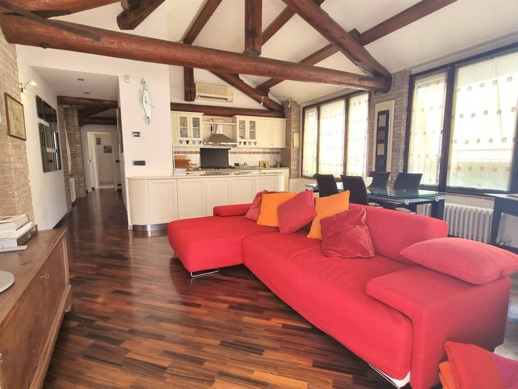 appartamento in vendita a Parma in zona San Lazzaro