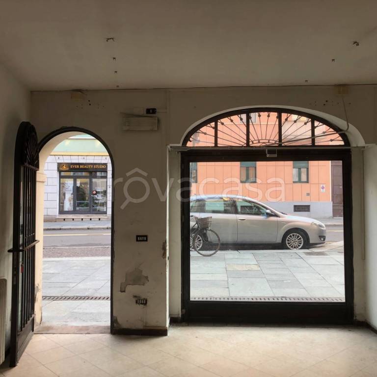 negozio in vendita a Parma in zona Oltretorrente
