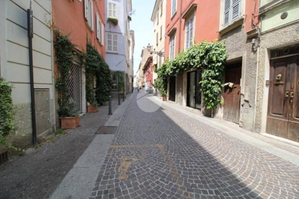 appartamento in vendita a Parma in zona Centro Storico