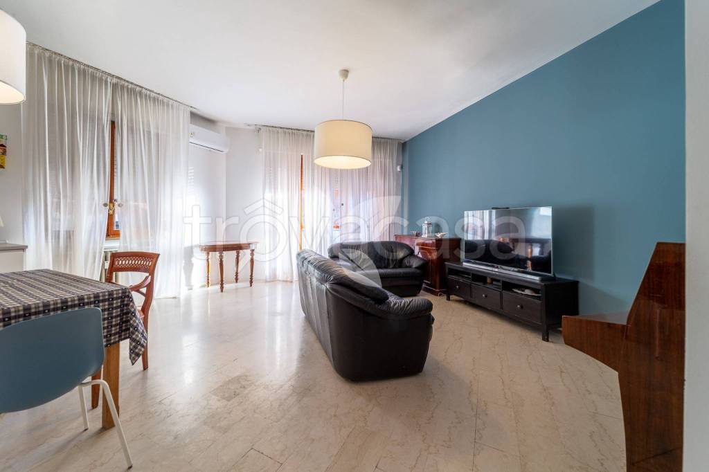 appartamento in vendita a Parma in zona Cittadella
