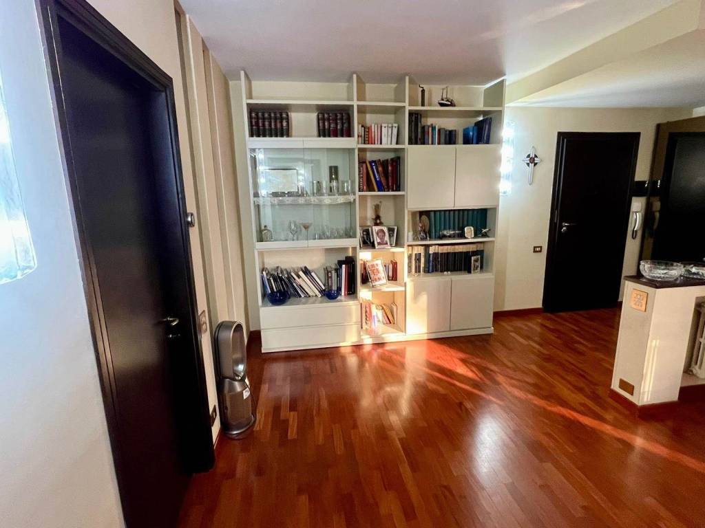 appartamento in vendita a Parma in zona Cittadella