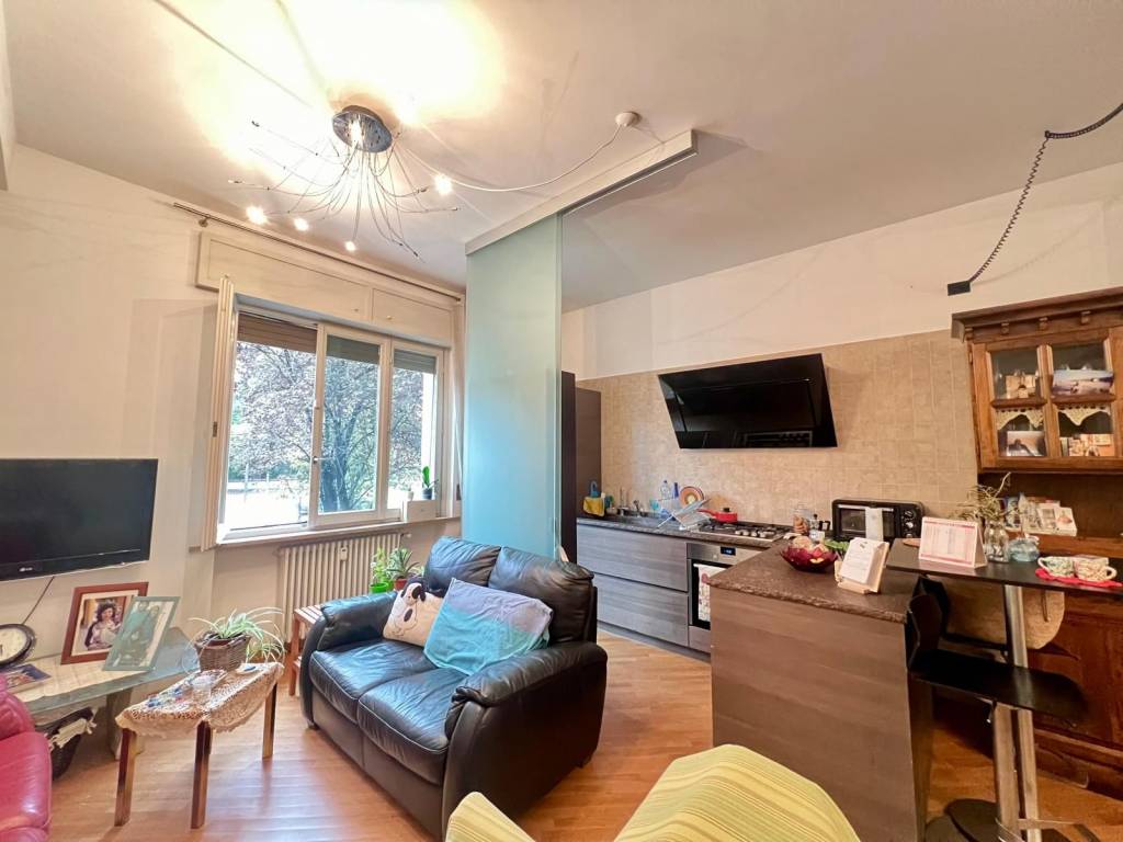 appartamento in vendita a Parma in zona Cittadella