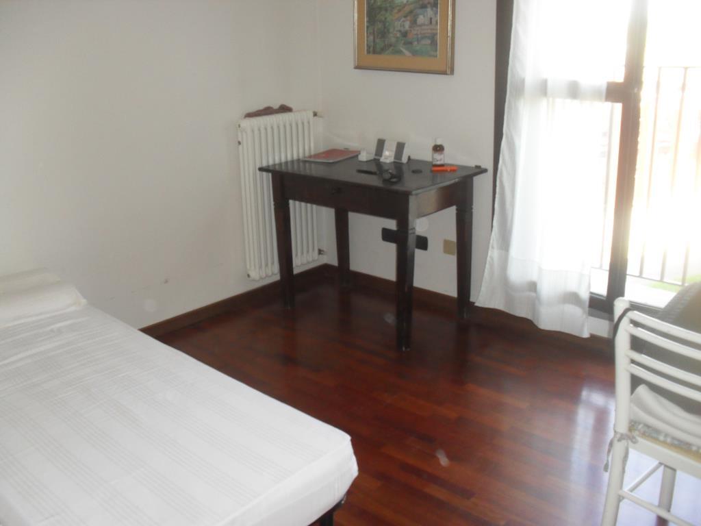 appartamento in vendita a Parma in zona Cittadella