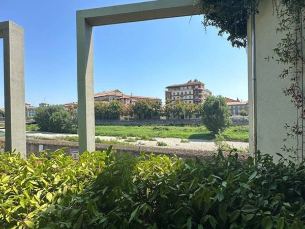 appartamento in vendita a Parma in zona Oltretorrente