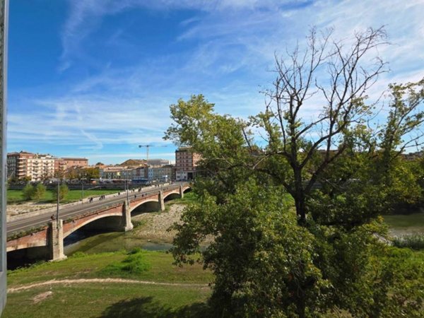 appartamento in vendita a Parma in zona Centro Storico
