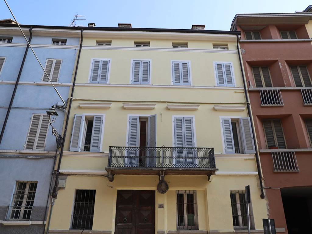 appartamento in vendita a Parma in zona Centro Storico