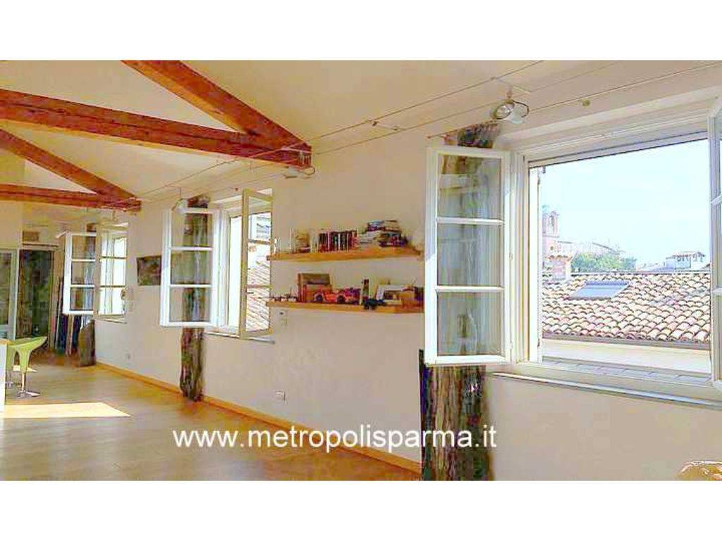 appartamento in vendita a Parma in zona Centro Storico